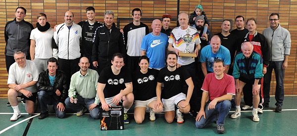 Die Teilnehmer des Kopf-Fuß-Turniers 